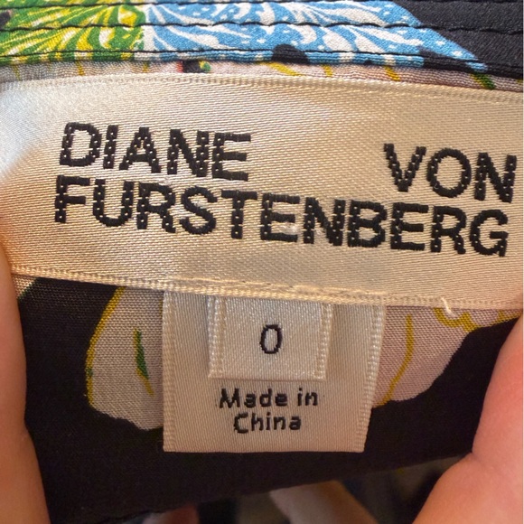 DIANE VON FURSTENBERG WOMEN'S LONG PRINTED WRAP SKIRT SIZE 0 - Picture 6 of 10